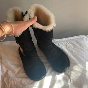 Ugg Womens Size 6 Fuzzy Black Boots